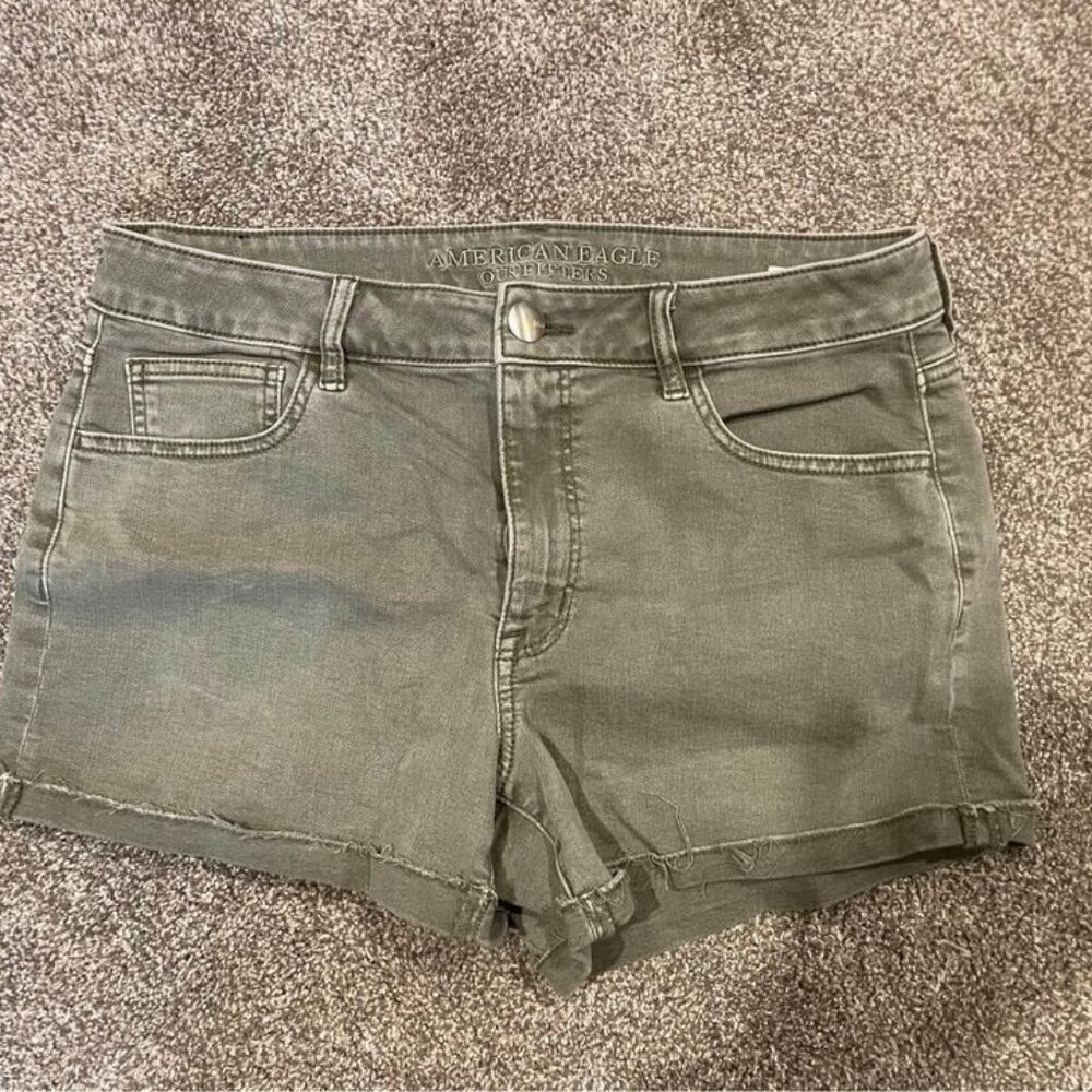 Women’s American Eagle green hi-rise (shortie) shorts super stretch size 12